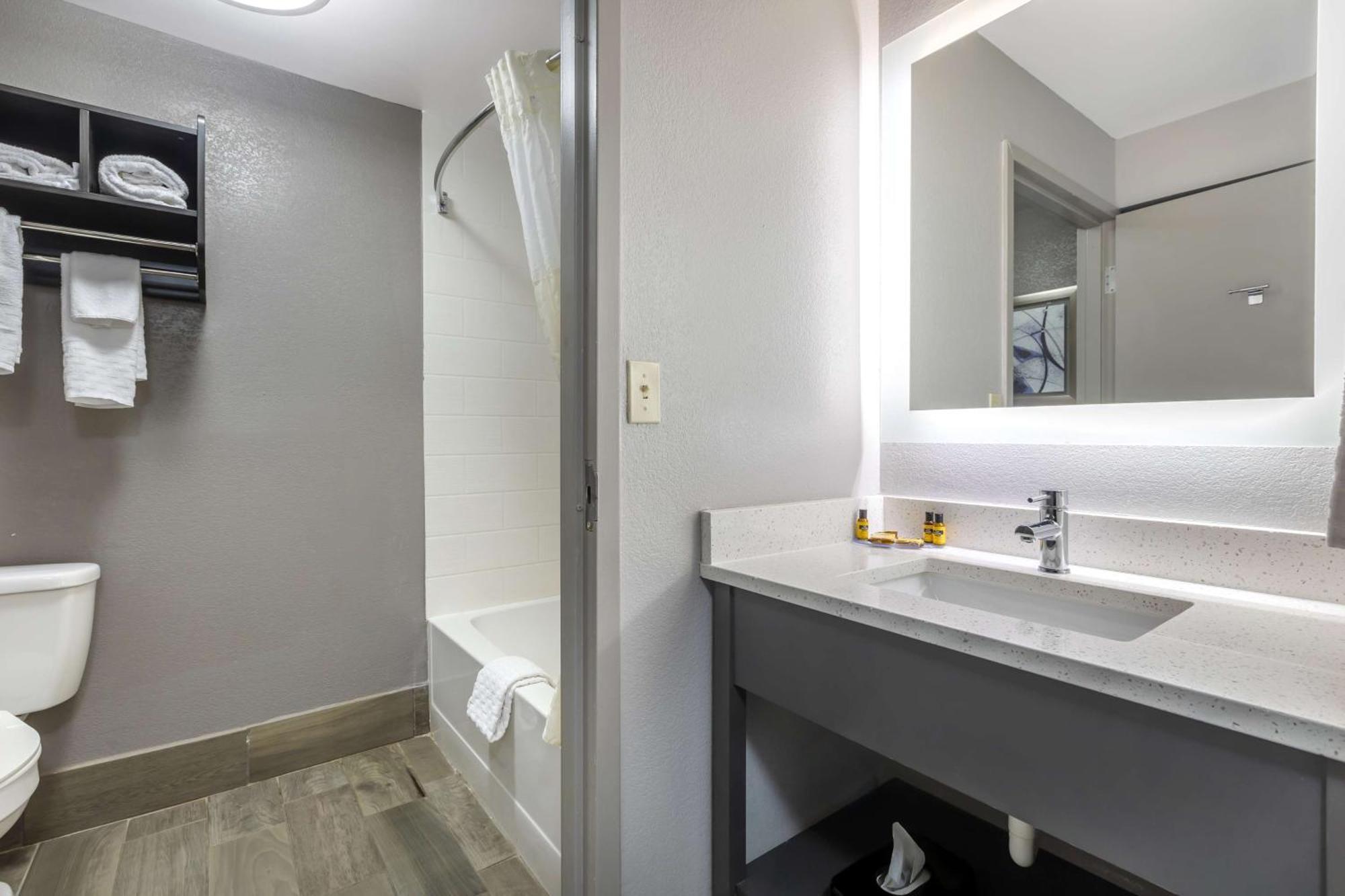 Best Western Plus Spartanburg Exterior photo
